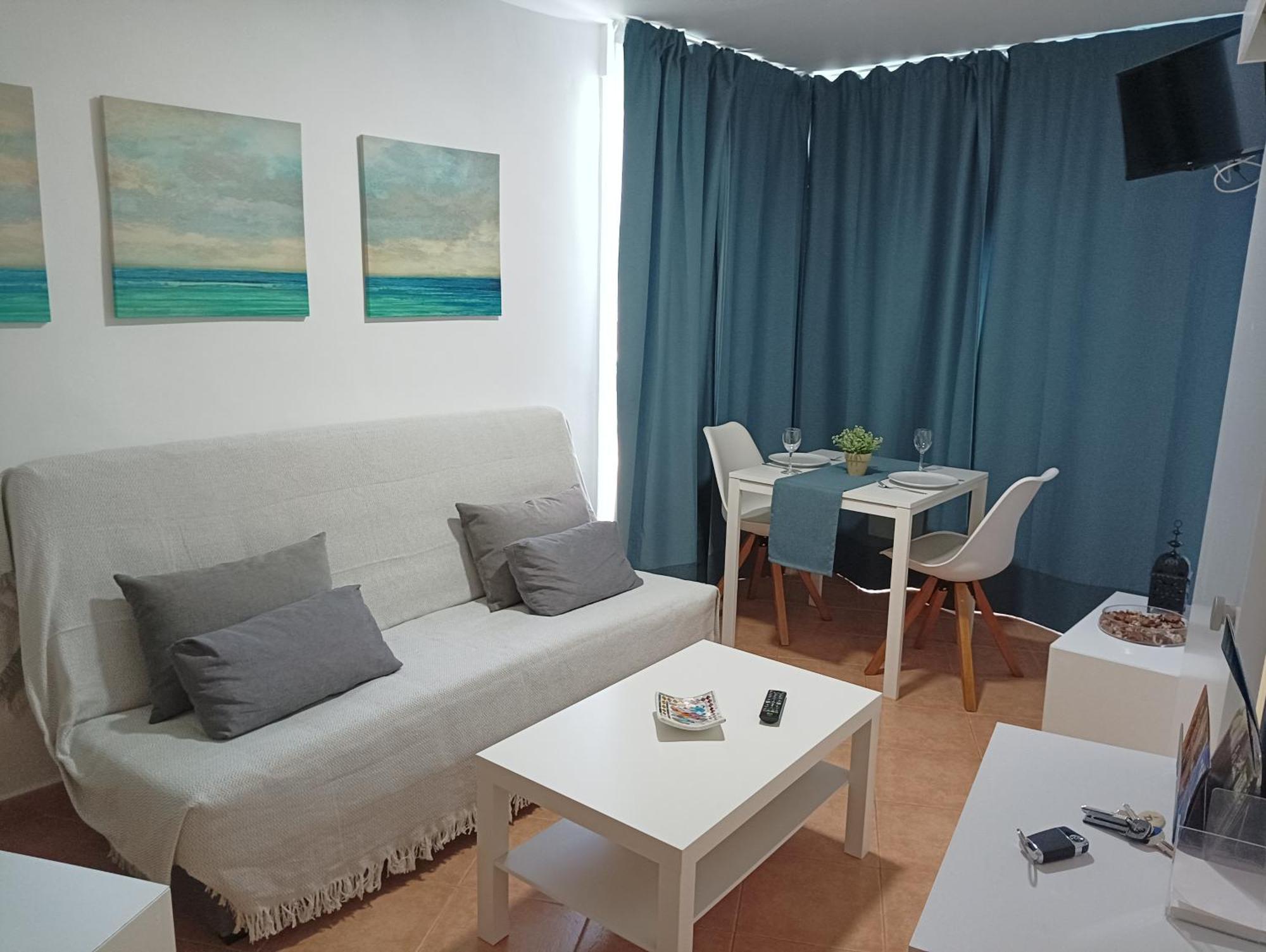 דירות בנאלמדנה Luminoso Estudio Muy Cerca De La Playa מראה חיצוני תמונה