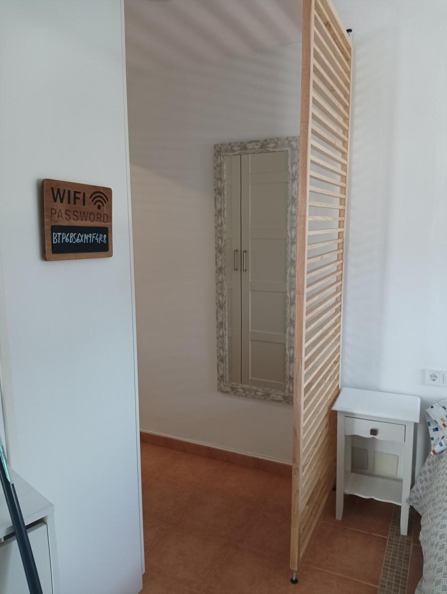 דירות בנאלמדנה Luminoso Estudio Muy Cerca De La Playa מראה חיצוני תמונה